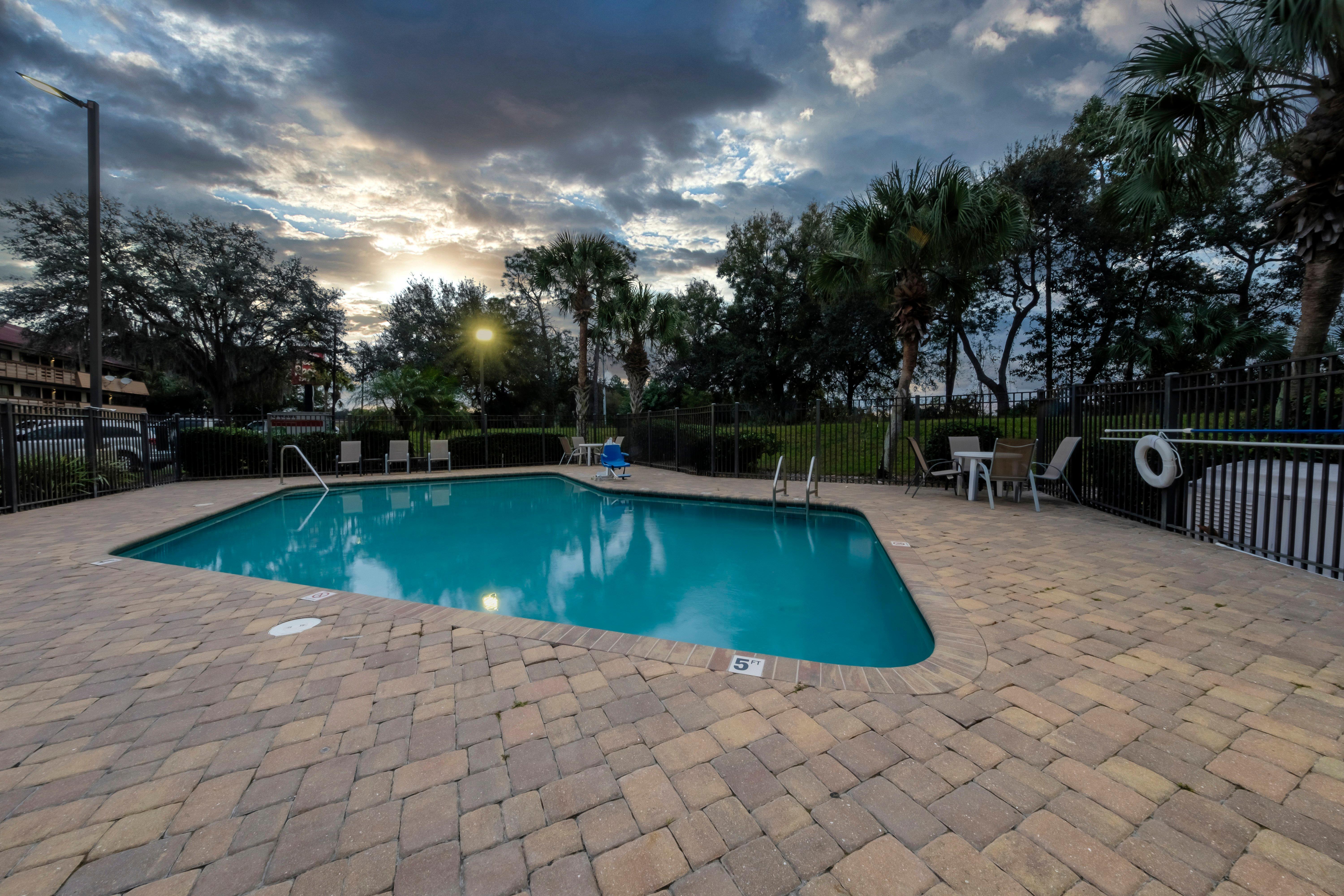 Red Roof Inn Tampa - Brandon Екстер'єр фото