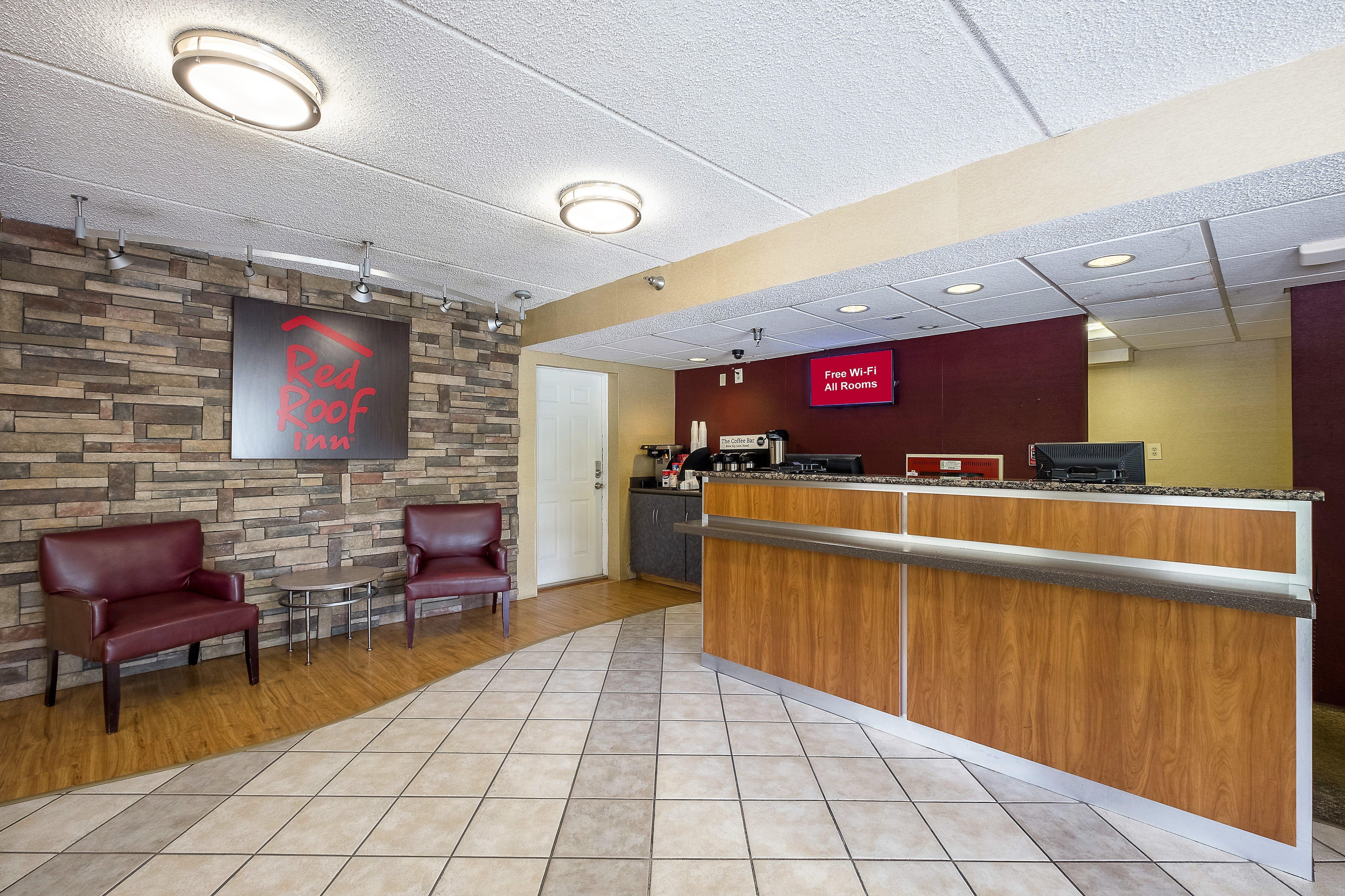 Red Roof Inn Tampa - Brandon Екстер'єр фото