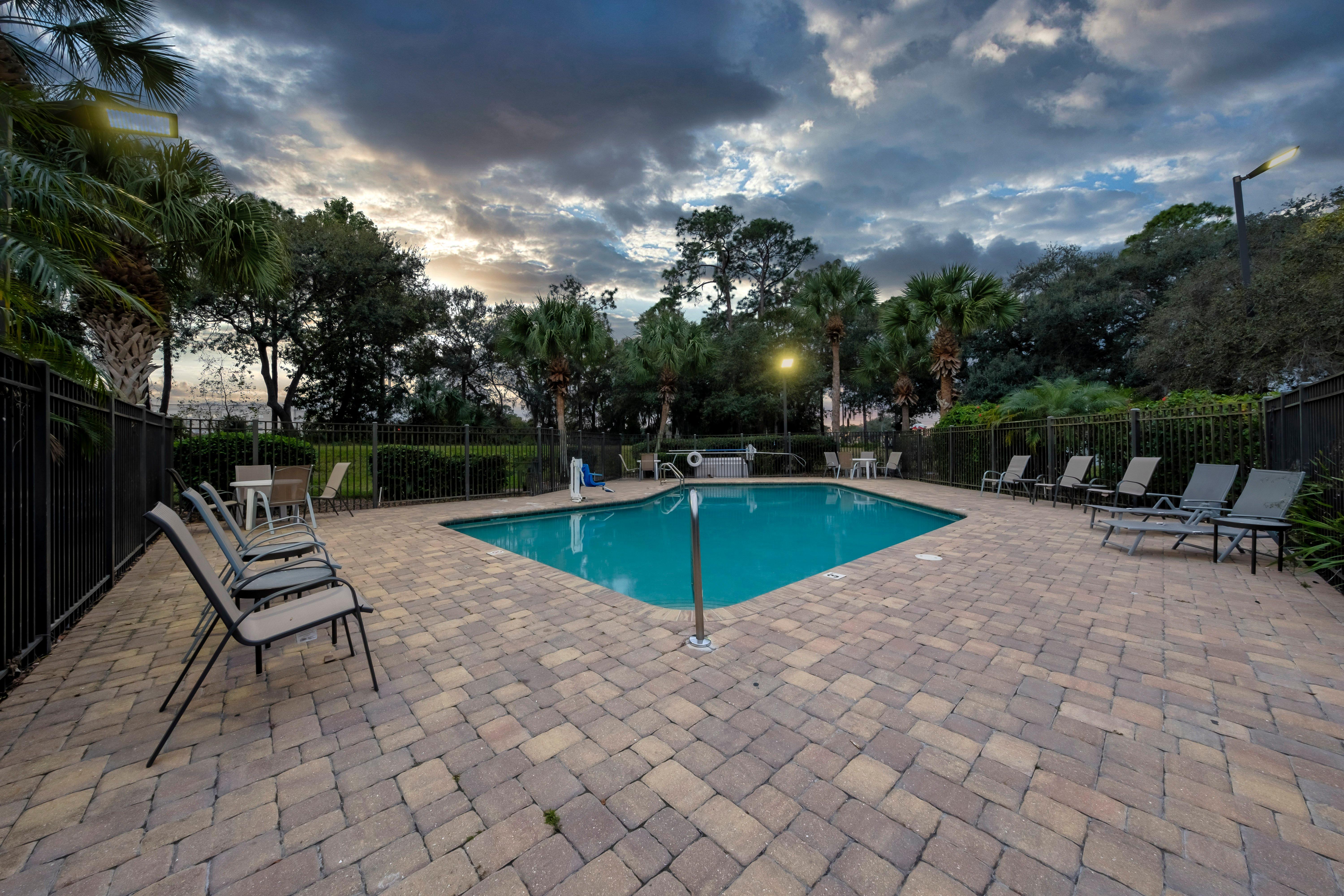 Red Roof Inn Tampa - Brandon Екстер'єр фото