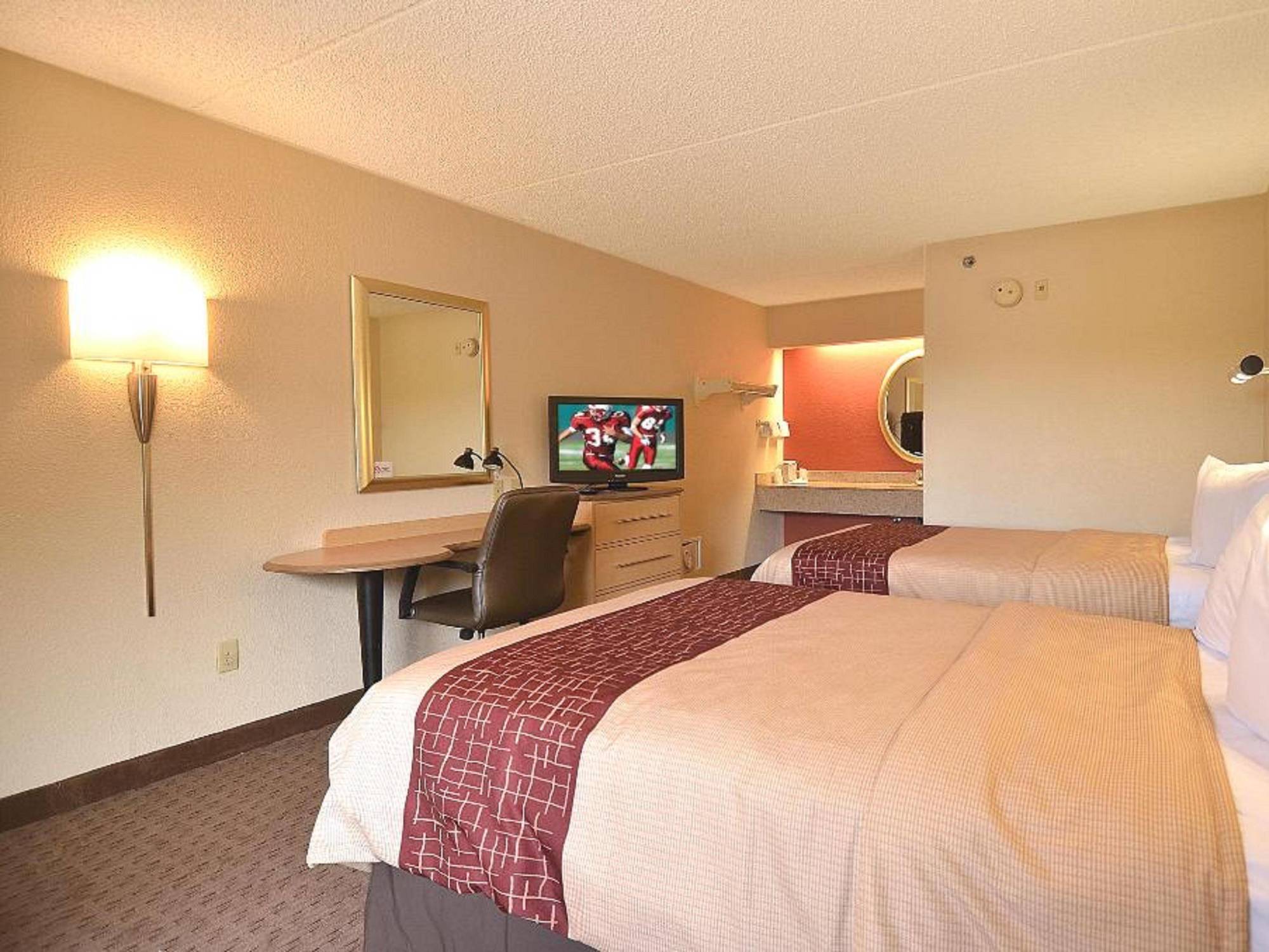 Red Roof Inn Tampa - Brandon Екстер'єр фото